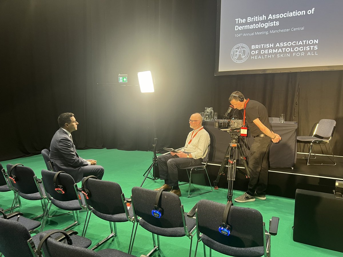 drshawnkwatra's tweet photo. Had a great 4th of July in  🇬🇧@BritishDermDocs at the 104th Annual Meeting of the British Association of Dermatologists. Also enjoyed visiting  Leeds Hospital @NHSEngland to give grand rounds on chronic itch from atopic dermatitis to prurigo &amp; beyond #BAD2024 #dermtwitter https://t.co/0E4teR2gHr