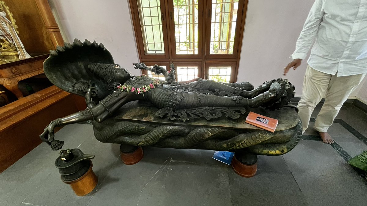 ArtSivasri's tweet photo. Also I got her cute KiLi(parrot) as prasadam and saw this breathtaking vigraham of Anantapadmanabhaswamy, at the Paathashaala (RaajapaaLayam) run by the Ramco group, next to a beautiful Sharadamba temple.

@RamcoCements https://t.co/VYUg2EU4Qh