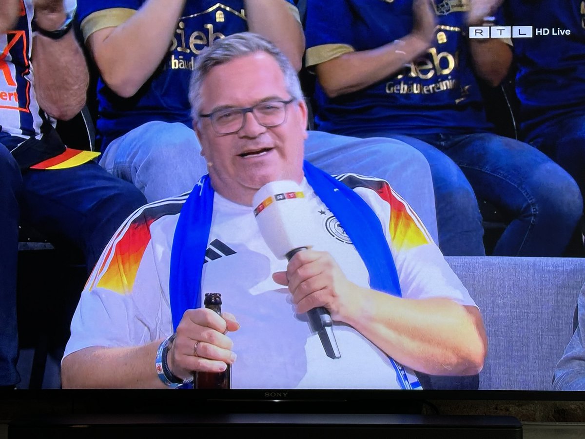 realorangelord's tweet photo. Wann beschwert sich Elton in einer Insta-Story über RTL? #ESPGER #RTLEMSTUDIO https://t.co/VepHYk4buG