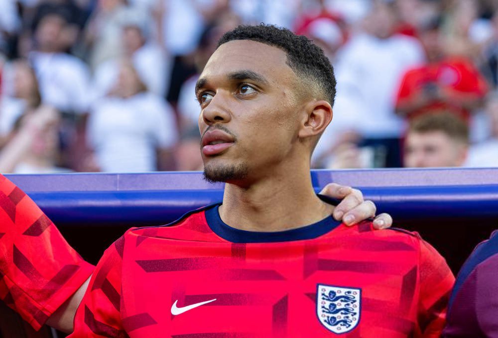 centregoals's tweet photo. 🚨🚨| NEW: Trippier will start at right wing-back over Alexander-Arnold against Switzerland, with Saka starting at left wing-back. 

[@JakeSanders92] https://t.co/8XyNIzMhyS