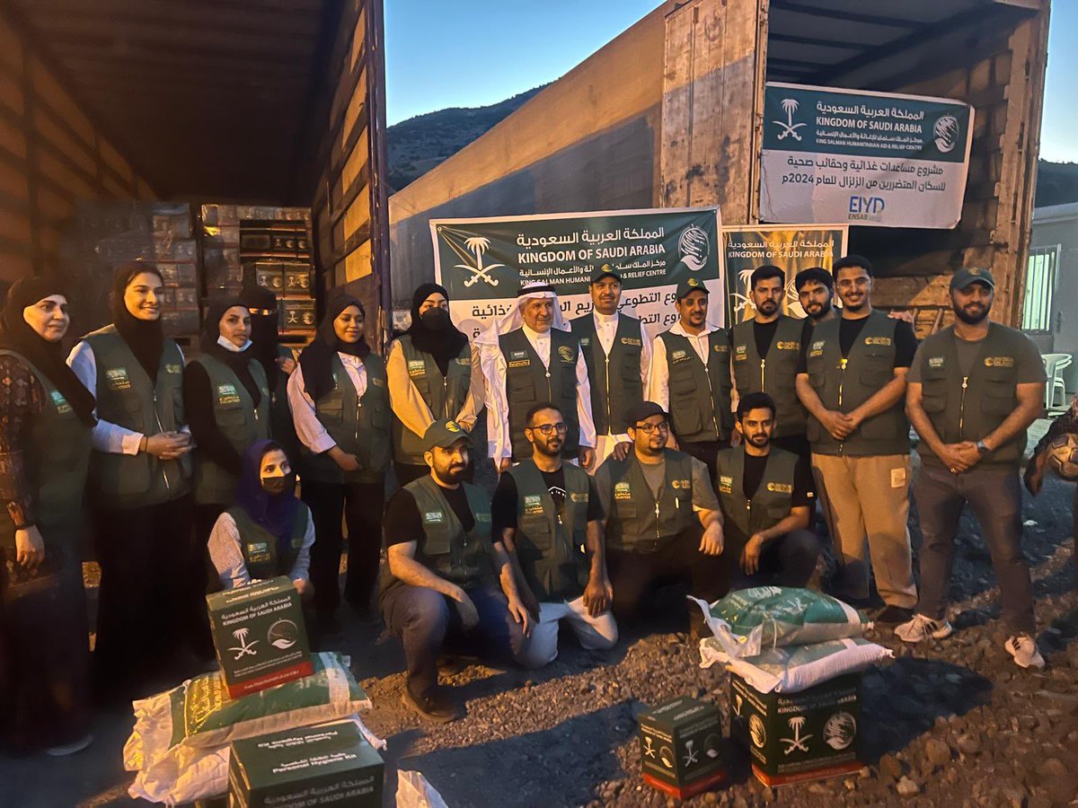 majeed_8_'s tweet photo. تشرفت بتمثيل وطني الغالي بالعمل متطوعاً في اكبر برنامج تطوعي إغاثي بالعالم للمتضررين من زلزال تركيا وسوريا
جهود عظيمة من مملكة الإنسانية تترجهما برامج إغاثية مقدمة من مركز الملك سلمان للإغاثة هذا الصرح الكبير الذي يحمل أسم عظيم ورساله سامية فخراً وطني.

#موطني_عشت_فخر_المسلمين https://t.co/wewvQrwraj