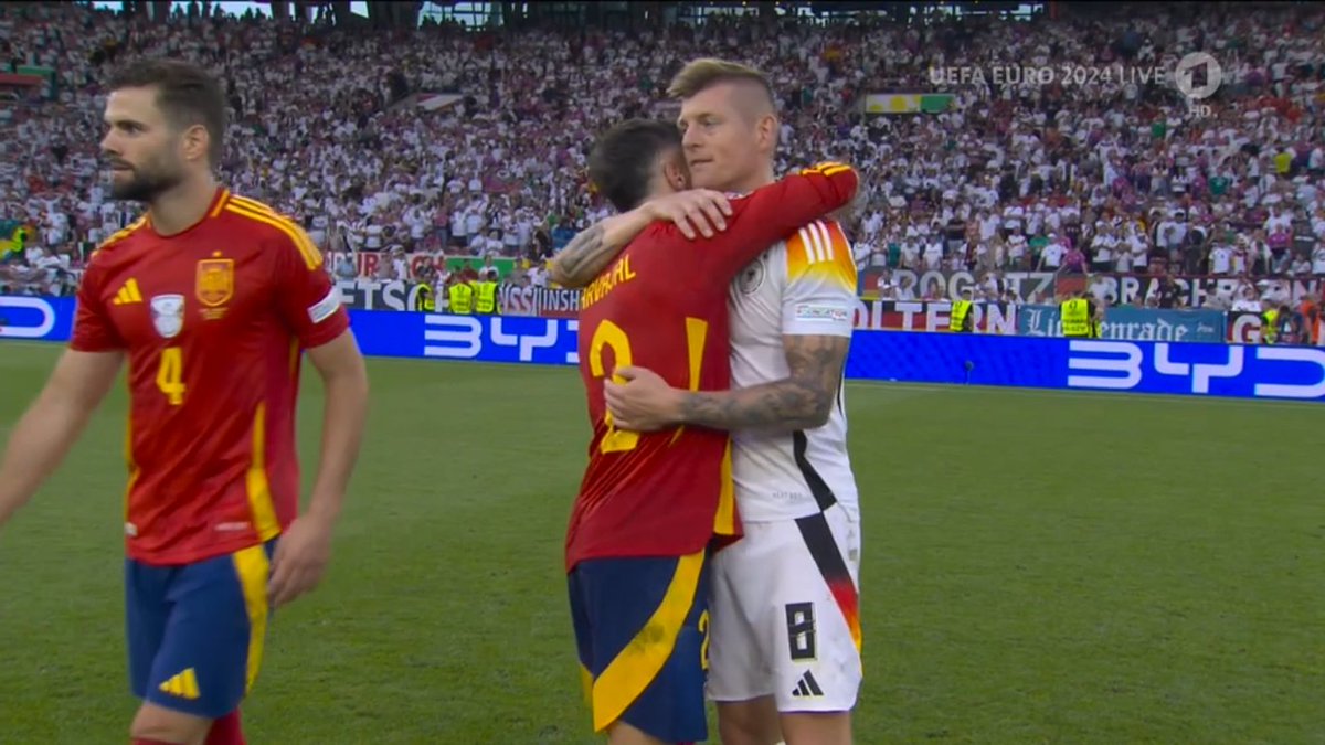 SeputarMadrid's tweet photo. Nacho, Carvajal, and Joselu with Toni Kroos after Spain beat Germany in #Euro2024 quarter-finals.

This was Toni Kroos's last game as a professional footballer. Thank you for everything @ToniKroos 🤍 https://t.co/LZnUWjrWs3