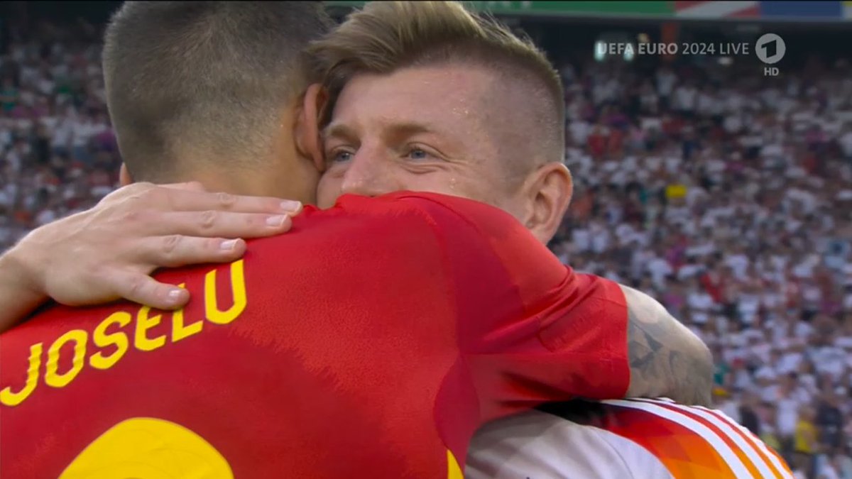 SeputarMadrid's tweet photo. Nacho, Carvajal, and Joselu with Toni Kroos after Spain beat Germany in #Euro2024 quarter-finals.

This was Toni Kroos's last game as a professional footballer. Thank you for everything @ToniKroos 🤍 https://t.co/LZnUWjrWs3