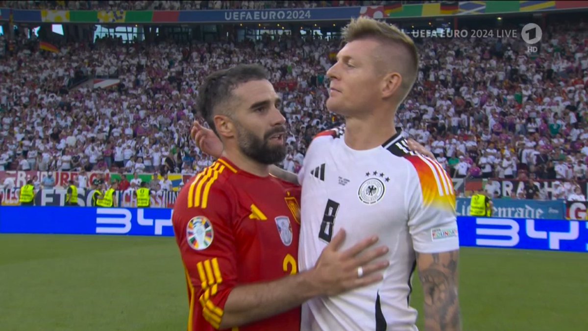 SeputarMadrid's tweet photo. Nacho, Carvajal, and Joselu with Toni Kroos after Spain beat Germany in #Euro2024 quarter-finals.

This was Toni Kroos's last game as a professional footballer. Thank you for everything @ToniKroos 🤍 https://t.co/LZnUWjrWs3