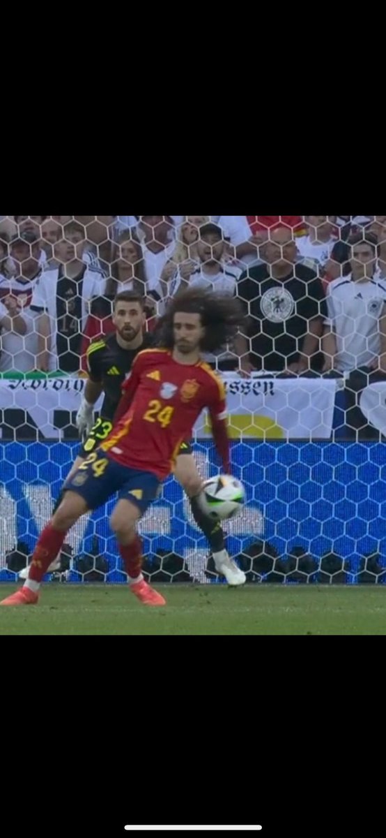 BBnthn's tweet photo. @leablee @EURO2024DE @SEFutbol @SpainIsFootball Ask F Franco if handball or not https://t.co/6YskKjxjej