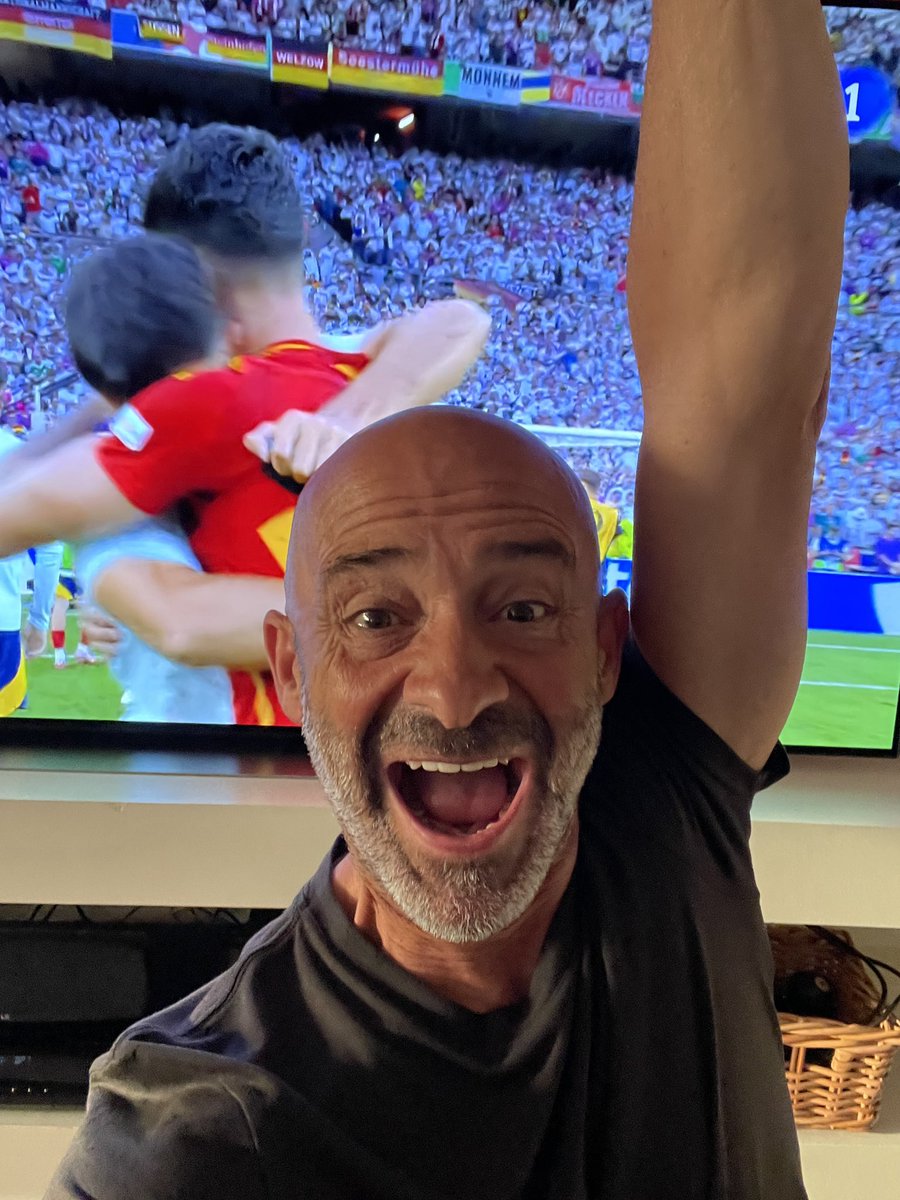 alobatof1's tweet photo. Joer, que sufrimiento!! Enhorabuena a la selección española que ya está/estamos en semifinales. Oeoeoeoe oe oeee https://t.co/yBY64N7bZh