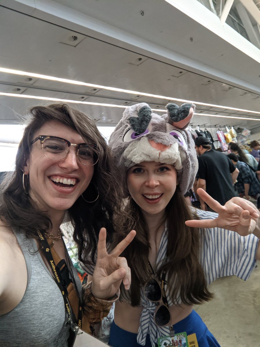 I accidentally met Jenny Nicholson

Con continues to go crazy hard