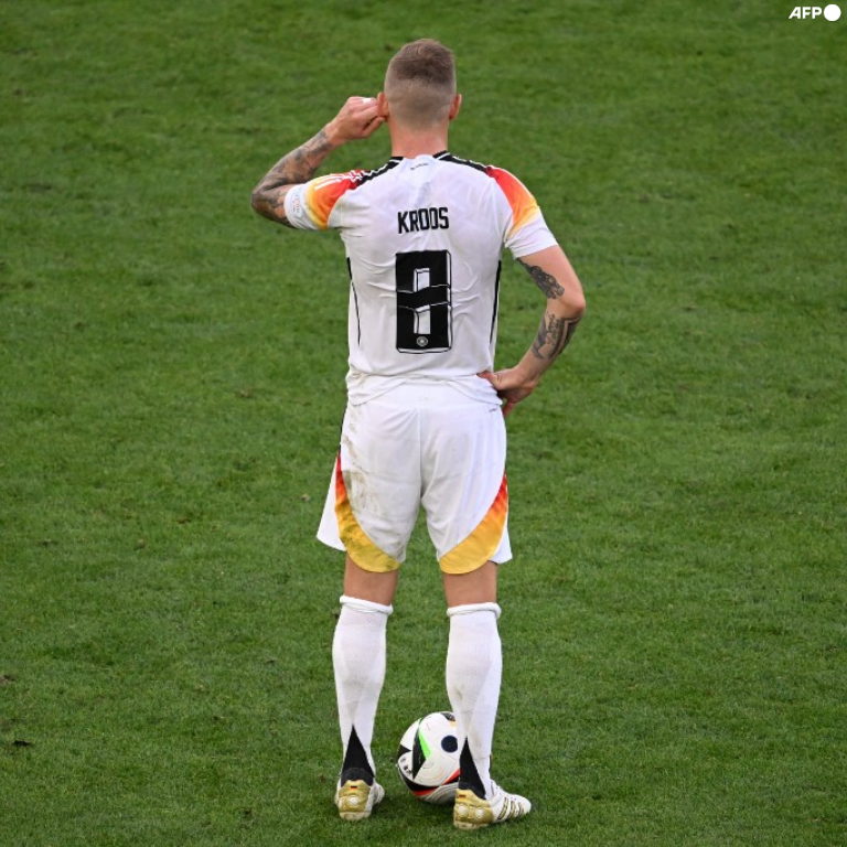 Apenas te fuiste y el fútbol ya te extraña. Sin lugar a dudas, uno de los mejores mediocampistas de todos los tiempos. La pelota no te olvidará nunca, <a href="/ToniKroos/">Toni Kroos</a>. ERES ETERN8.