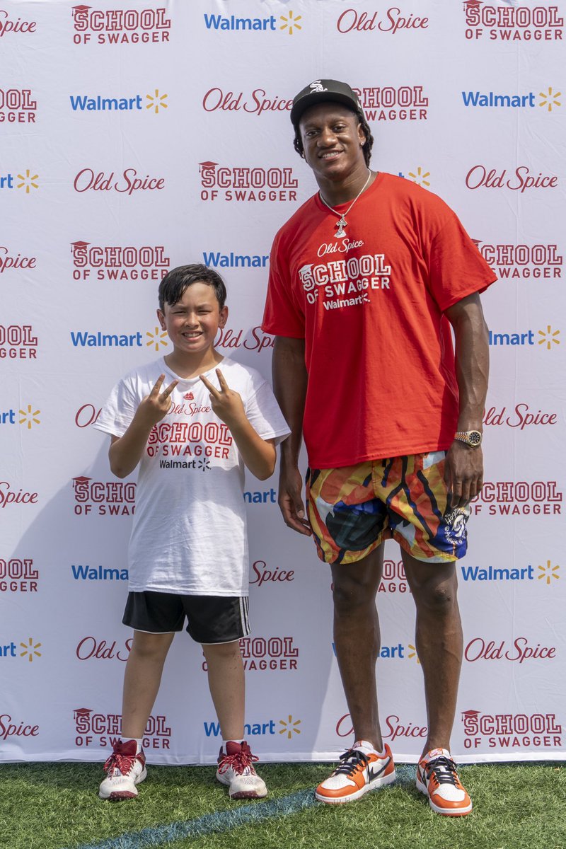 More than 2.1 million students drop out of high school each year. It was great to work with <a href="/Walmart/">Walmart</a> and <a href="/OldSpice/">Old Spice</a> to mentor and empower students in Chicago to stay in the game 💪 Visit SchoolofSwagger.com to become a mentor today #SchoolofSwagger #OldSpicePartner