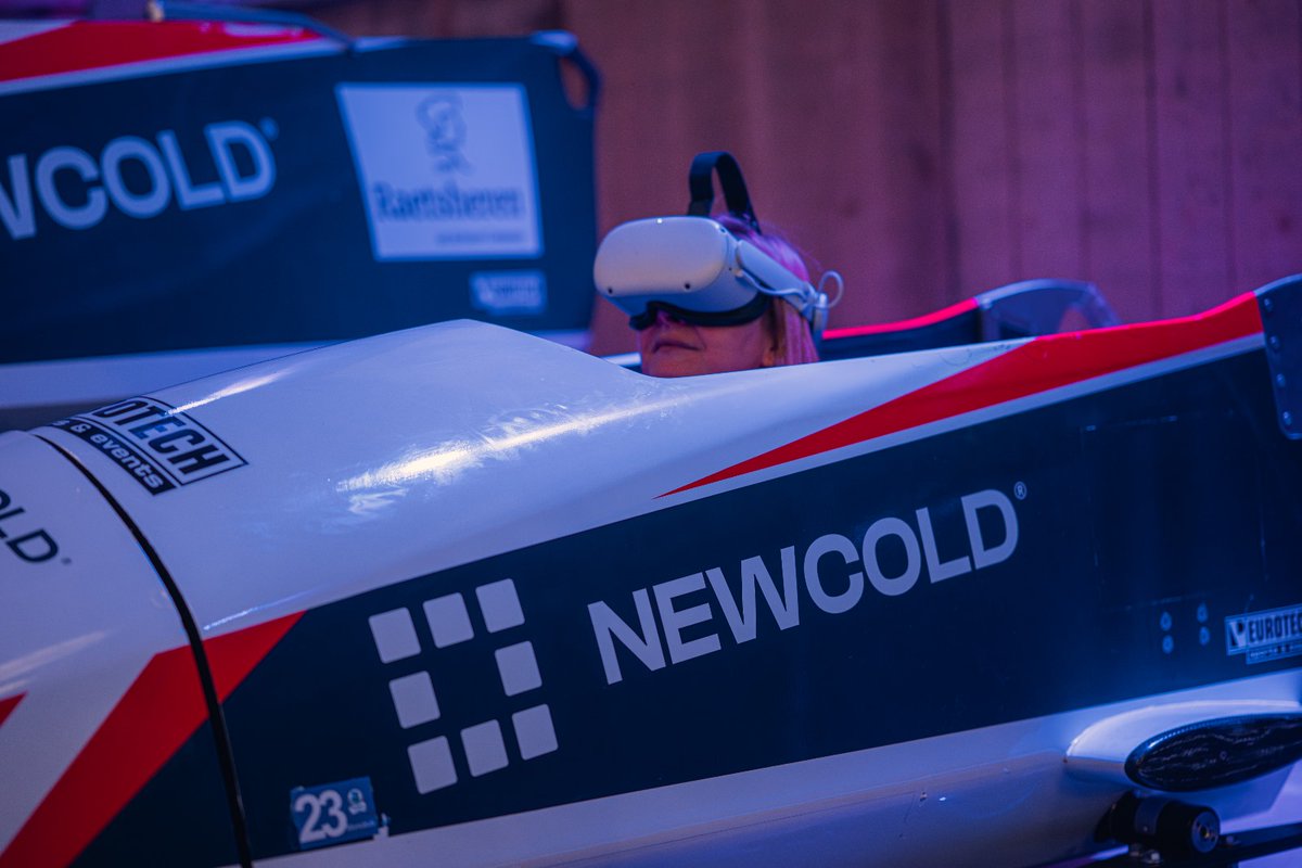 Dutch_Sliding's tweet image. This week, several athletes and coach Ivo de Bruin were present at the annual barbecue of our main sponsor NewCold. 

It was a fantastic evening of connecting, sharing experiences, and even trying out a virtual bobsleigh descent!

#teamnewcold #newcold #dutchsliding #bsbn