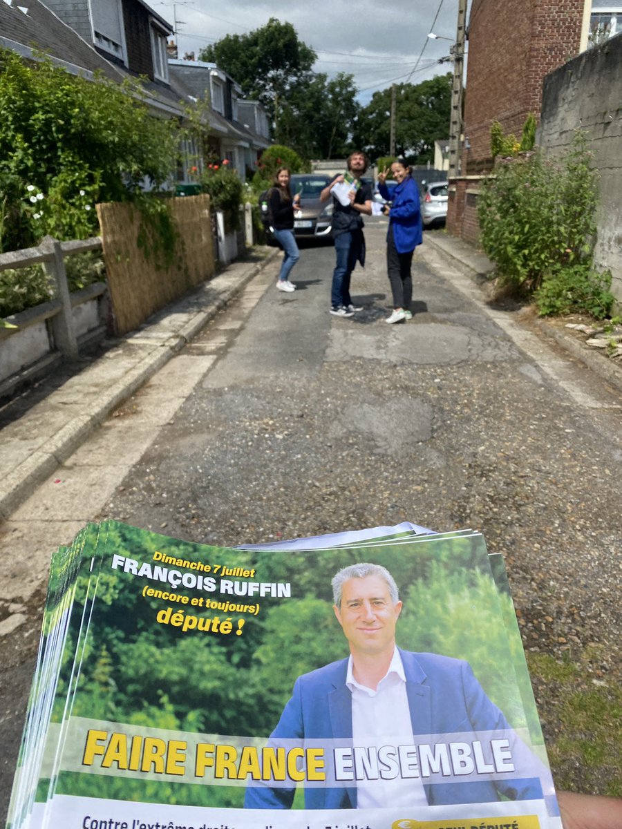 jeunesG75's tweet photo. Dimanche, on vote. 

Dimanche, on envoie une majorité de député•e•s du NFP à l’Assemblée.

Lundi, on change tout (pour le meilleur). https://t.co/Mq15zSy0KZ