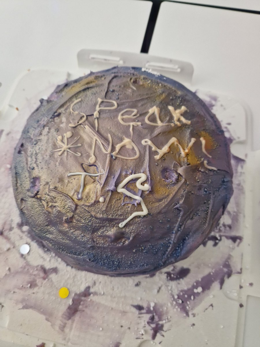 Overwhelmed by the kindness and love shown by @InverurieAcad staff and pupils on my last day today. Can't thank you all enough for the kind words and goodbye parties.
Absolutely loved every minute of the last 3 years, but it's time for a new chapter closer to home from August 🩷