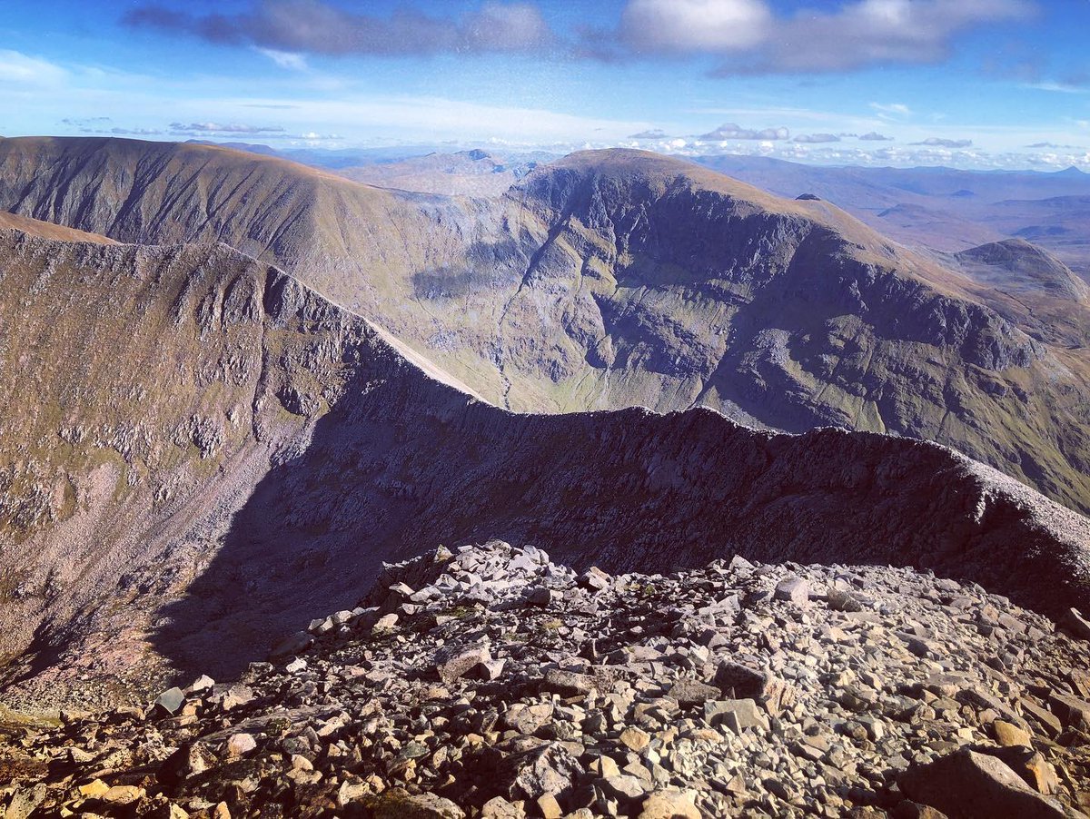 wallpaperable's tweet photo. Experience the thrill of the Carn Mor Dearg Arête in Scotland, where stunning views meet breathtaking heights! 🌄 Discover why this hike is a must-do. Click the link to learn more! #ScotlandMagic #HikingHeaven https://t.co/djkolK3aJh