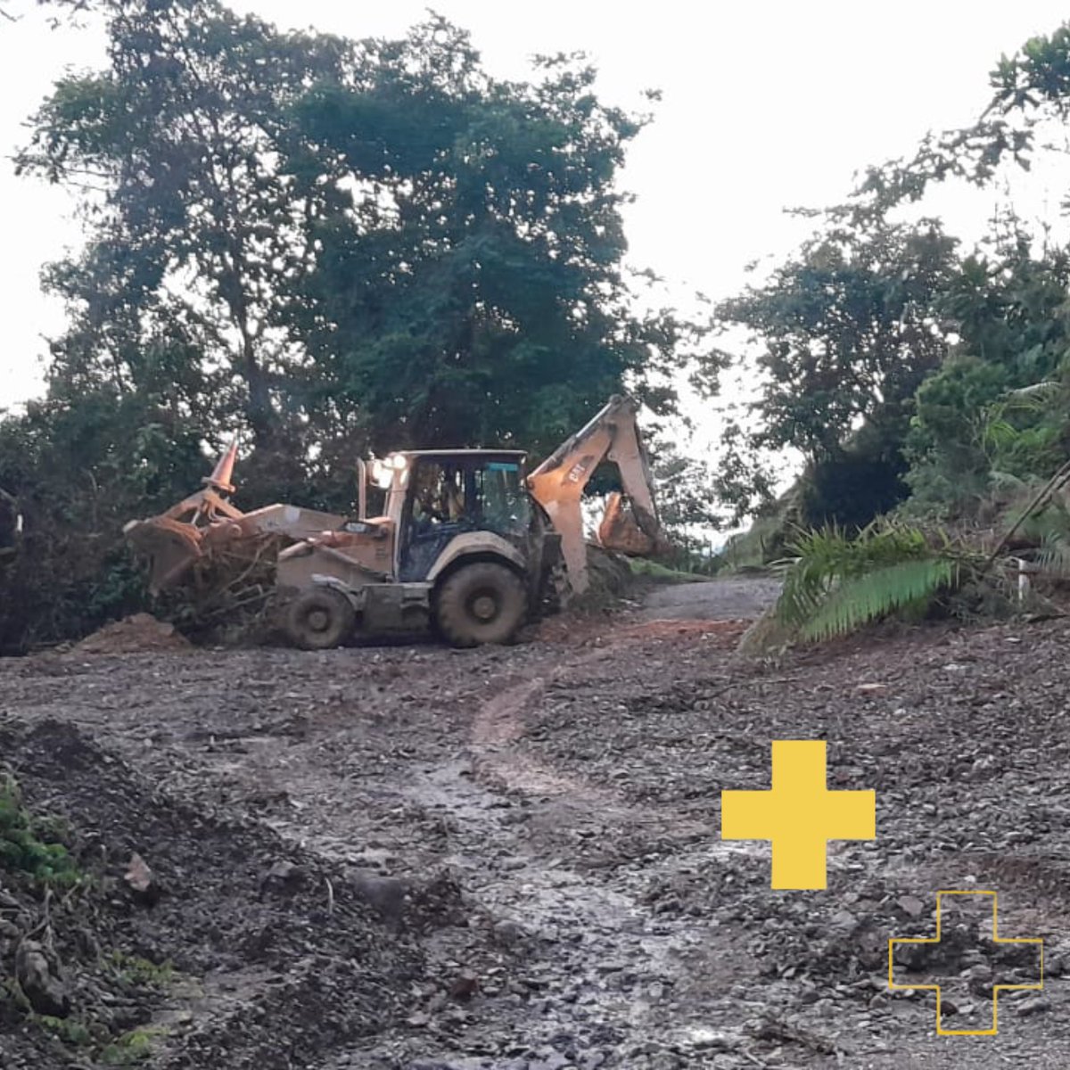 🚧🚜 Nuestro combo de Magdalena 1 está brindando apoyo en la atención de diversas emergencias en la vía Florencia - Cruce Ruta 45 - La Dorada, en los sectores de Norcasia - Berlín, Berlín - Alto de San Juan y La Tulia - Santa Bárbara 🚧👷‍♂️