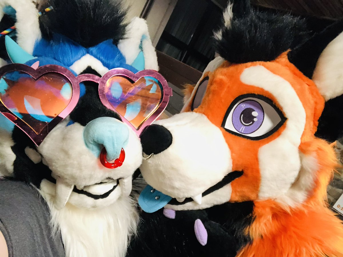 My first #FursuitFriday when I can post picture of myself :D All thanks to my love <a href="/_avafur_/">AvA</a> 

🔵: <a href="/_avafur_/">AvA</a> 
🟠: meeeee
🪡: <a href="/_avafur_/">AvA</a>