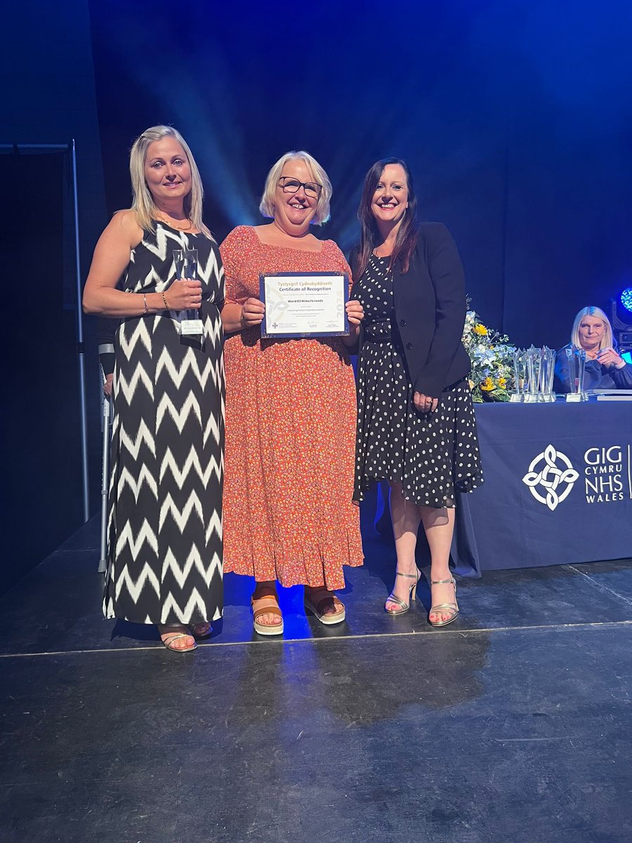 And the winner of the Improving Patient Experience Award is… B3 Midwife leads! Congratulations! #abstaffawards
