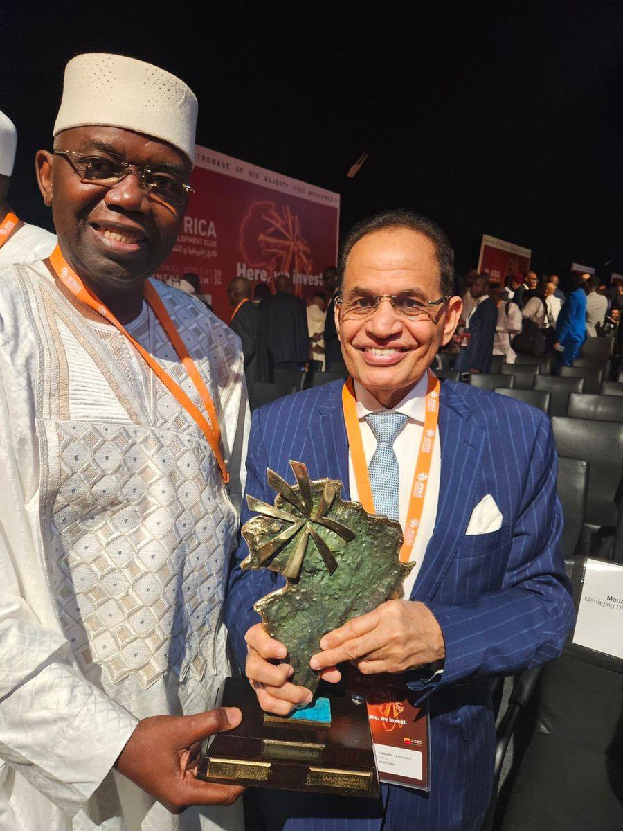 invest_mali's tweet photo. #FIAD2024 
Félicitations à l'entreprise mauritano-malienne #StarOil, lauréate du prix de la coopération Sud-Sud. https://t.co/6bUFvTiJsf