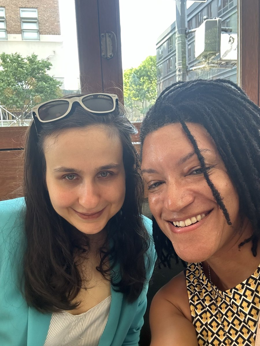 So thrilled to spend time with this AMAZING woman today in NYC! Thank you for all that you do
<a href="/zbraiterman/">Zoe Braiterman</a> ❤️✨🙌🏽