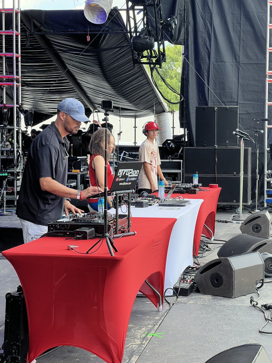 Had a great 4th of July watching <a href="/djrennermusic/">djrenner</a> perform at Freedom Over Texas on the main stage with <a href="/djfuzion15/">DJ FUZION</a> <a href="/ItsYoungJas/">Young Jas</a> I’ll be posting his live set soon.