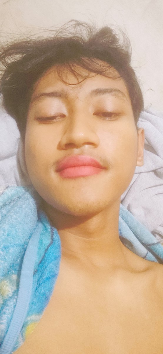 AmonBika's tweet photo. #Terlepas dari masa lalu bukan berarti aku menyerah untuk menjadi diri sendiri, yah salam kenal🤧🥰 

#GayRemaja #gayindonesia #Boti #LGBTQ #LGBT #bosen #MaineMendoza #Sukanya #bokep #vi https://t.co/rpSG80LpVR