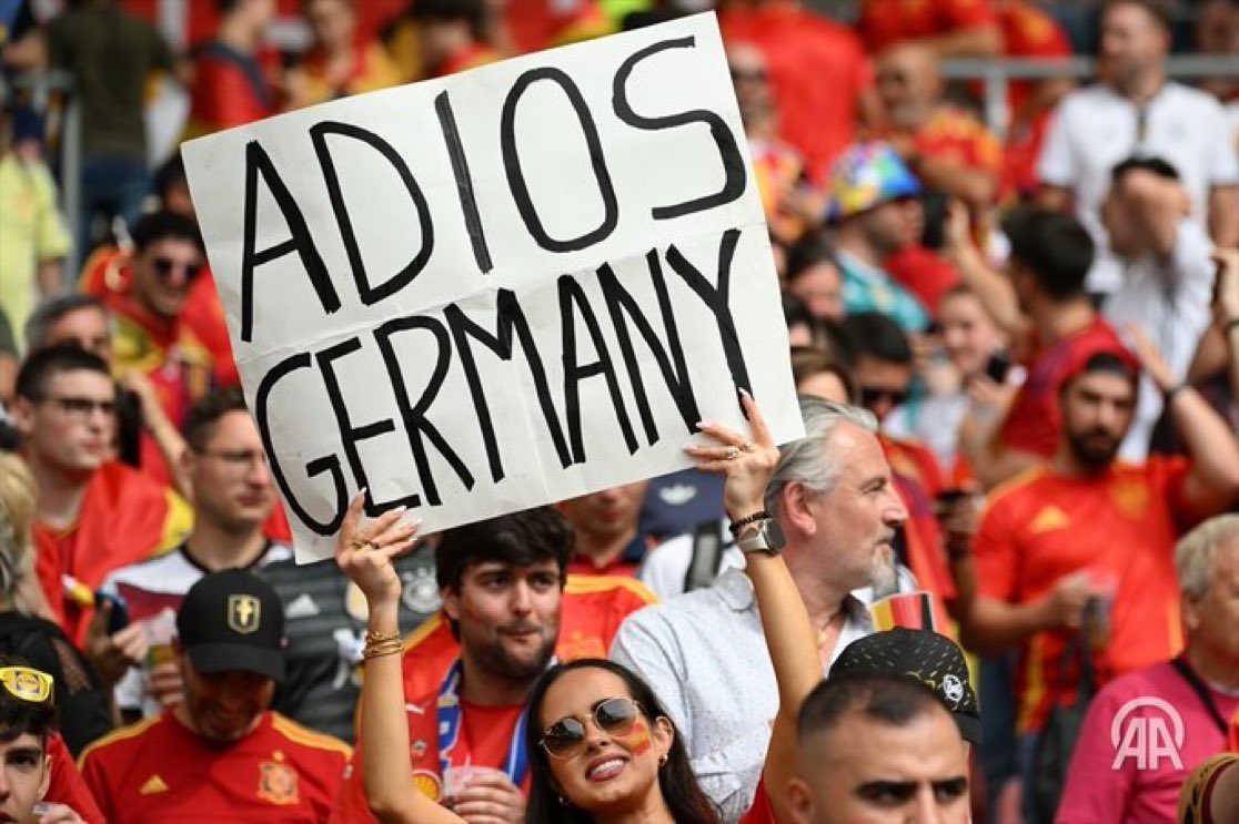 draydogdu's tweet photo. Tschüss👋
#BeFairUEFA https://t.co/6Ci5OcrPyE