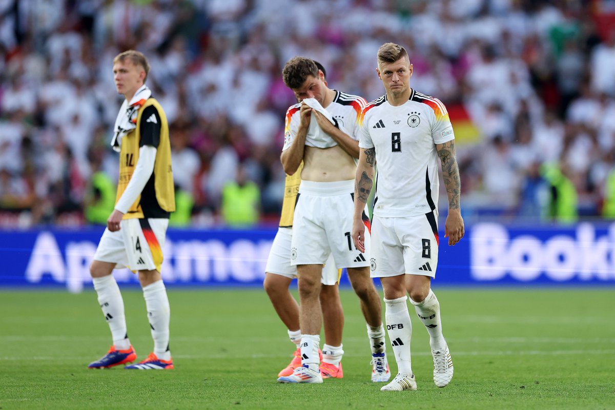 EURO2024DE's tweet photo. 8⃣ @ToniKroos 💔🇩🇪

#EURO2024 | #ESPGER | #GER https://t.co/rJxpMHytzz