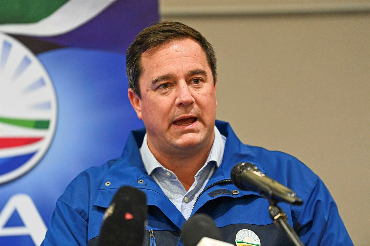 matumba_anthony's tweet photo. Do you remember how there was lot of noise about Matric results of CIC Julius Malema? He was a young man with matric only. But media could't stop talking about his matric. He was criticised for being a leader with matric only.

John Steenhuisen is a national leader of DA and he is also a minister of Agriculture with Grade 12 report only. I guess his skin is Bachelor of Science in White Privilege. He graduated from University of Born White. Because i don't see any media doing what they did to CIC Julius Malema.

NB: Make it a norm that you apply for at least three jobs everyday on https://t.co/eXEA1zaFSp