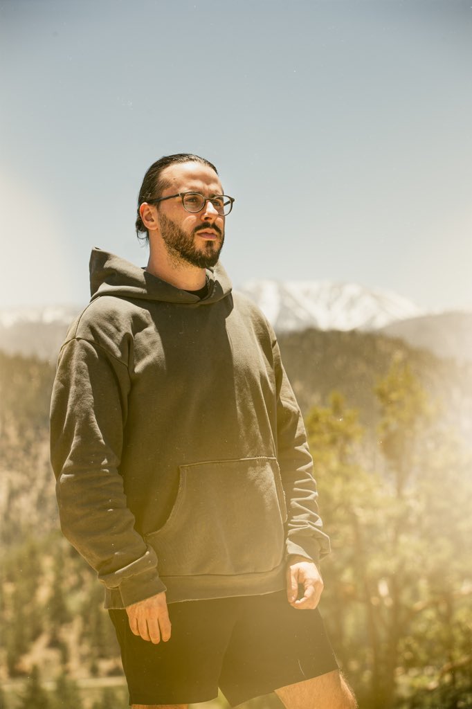 OpheliaRecords's tweet photo. .@trivectamusic’s first lead album single is here ⛰️ Listen to “Alaska” featuring @iamcaseycook now. https://t.co/wbj5yPMtcH