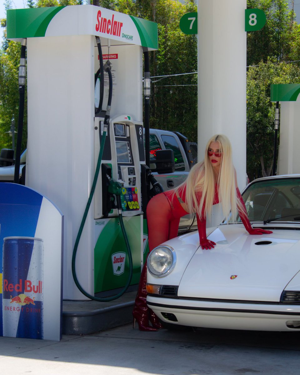 KeshaRose's tweet photo. https://t.co/S44hlTH3FJ https://t.co/BjPeAZVfuY