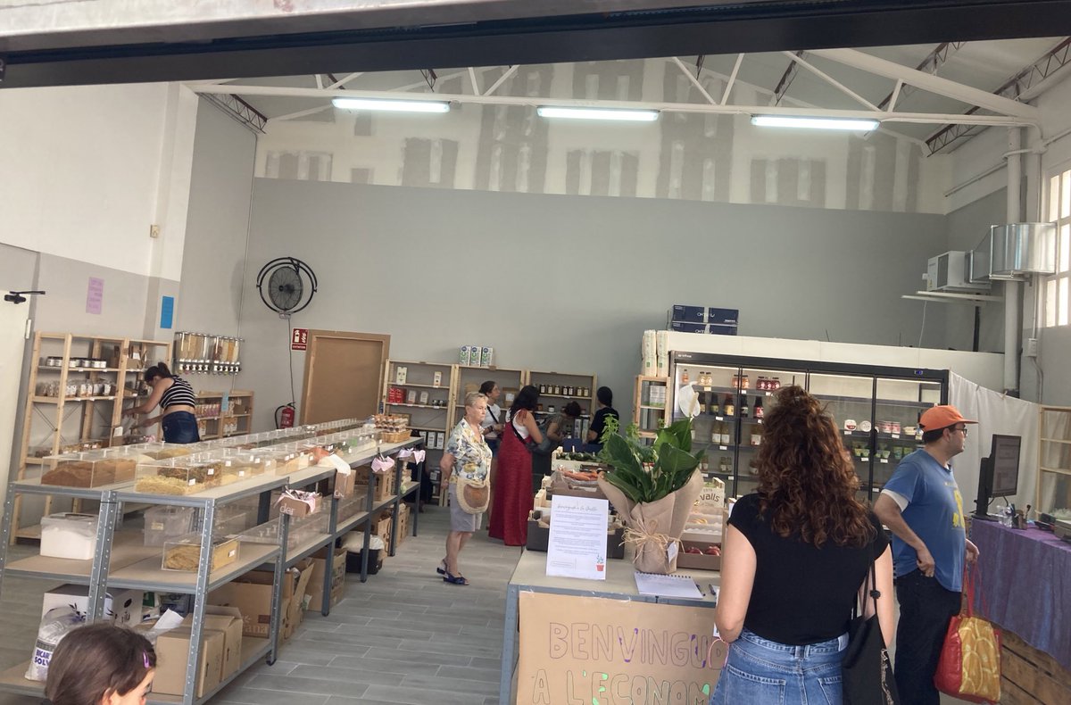 Quina sort poder gaudir a Cornellà de la <a href="/CoopLaGuilla/">Economat La Guilla</a> !!

Economat cooperatiu que et garantitza consum responsable.

Bon inici al barri Almeda coincidint amb les seves festes.