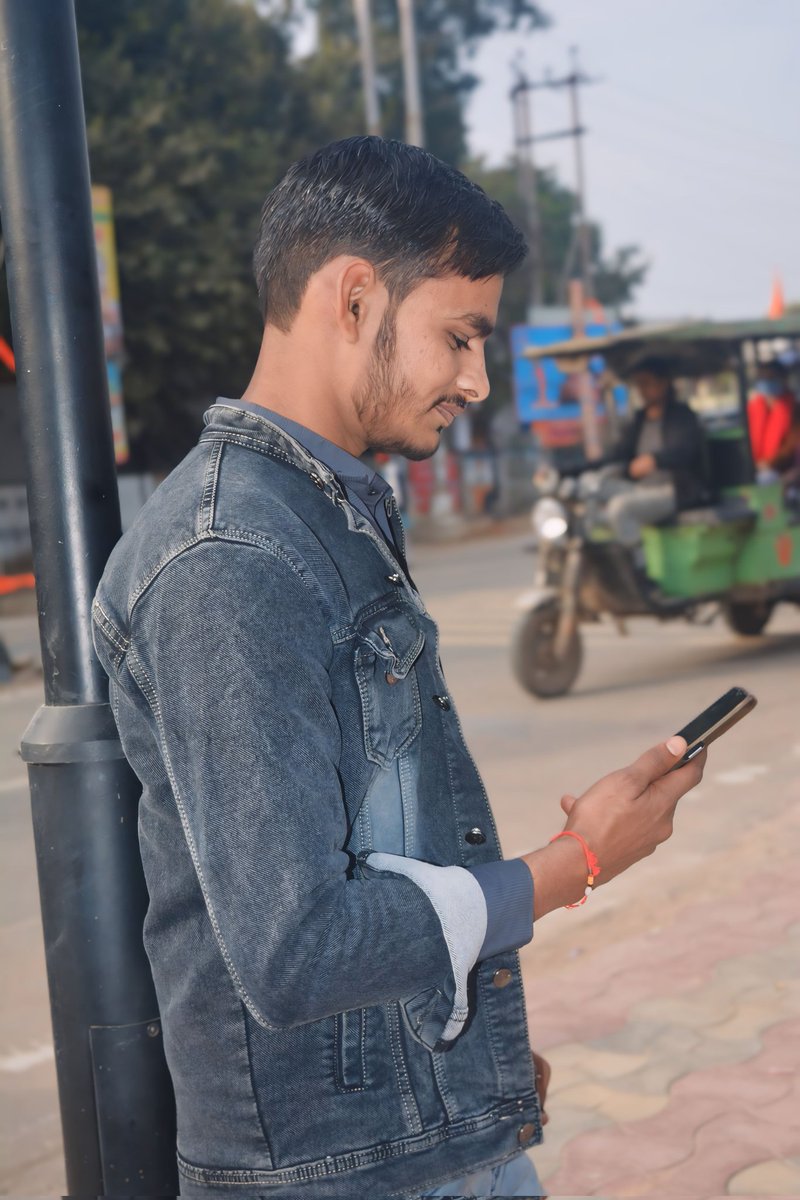 Kuldeepkumar497's tweet photo. हमको #Profile_Picture बदलना है इनमें से कौन सी सही रहेगी #Comment करके जरुर बताएं....

1.❤️

2.💛

3.💚

4.🧡

Profile picture बदलने के बाद हमे पहचान तो जायेंगे न या नहीं ।🙄 https://t.co/6lb4urrvnS