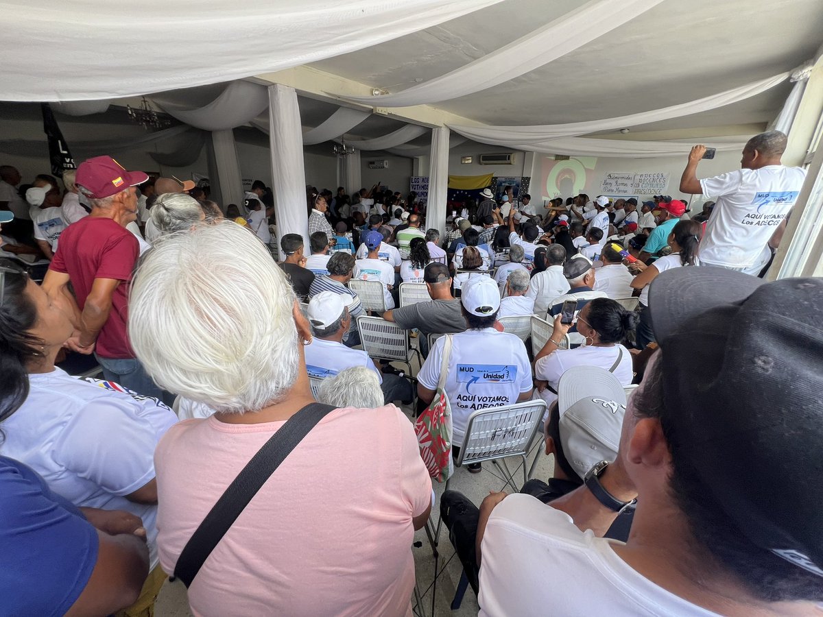 ADOrg_Laraof's tweet photo. #5Jul En representación @ADemocratica en Resistencia Lara @SobellaMejias, @karelisherediah, @ErickaRerickac1, @ZambranoSoley  y parte de su equipo @JAD_Lara realizaron acompañamiento al “Gran Reencuentro ADeco en el estado Yaracuy” junto a la Dirección Nacional del partido @hramosallup, @PieroMaroun, @edgarzambranoad, Luis Carlos Padilla, @nelsonguillen64, Mabelly de León, @ADonay8a1, @DianaCamacaro, @cleverlaraad. 

¡Este #28Jul todos a votar por @EdmundoGU en la tarjeta de la Unidad!
