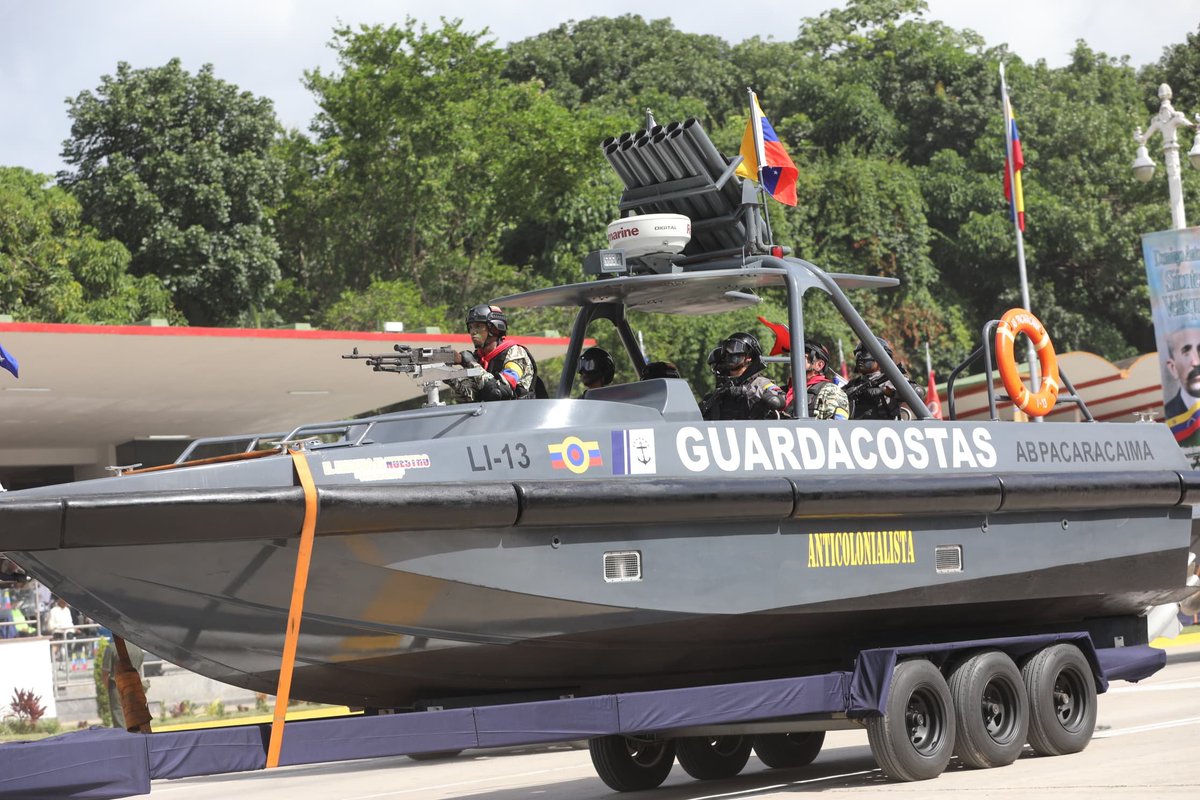 Desde el Paseo Monumental "Los Próceres" se llevó a cabo el desfile cívico militar con motivo del 213º Aniversario de la Declaración de la Independencia y Día de la Fuerza Armada Nacional Bolivariana.
