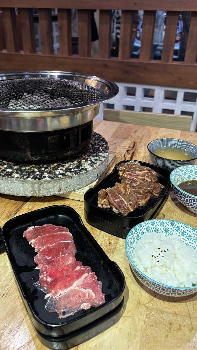 Yakiniku RM35/pax. Free unlimited refill so boleh makan sampai puas. 

Patut takkk i share kat mana? 😆