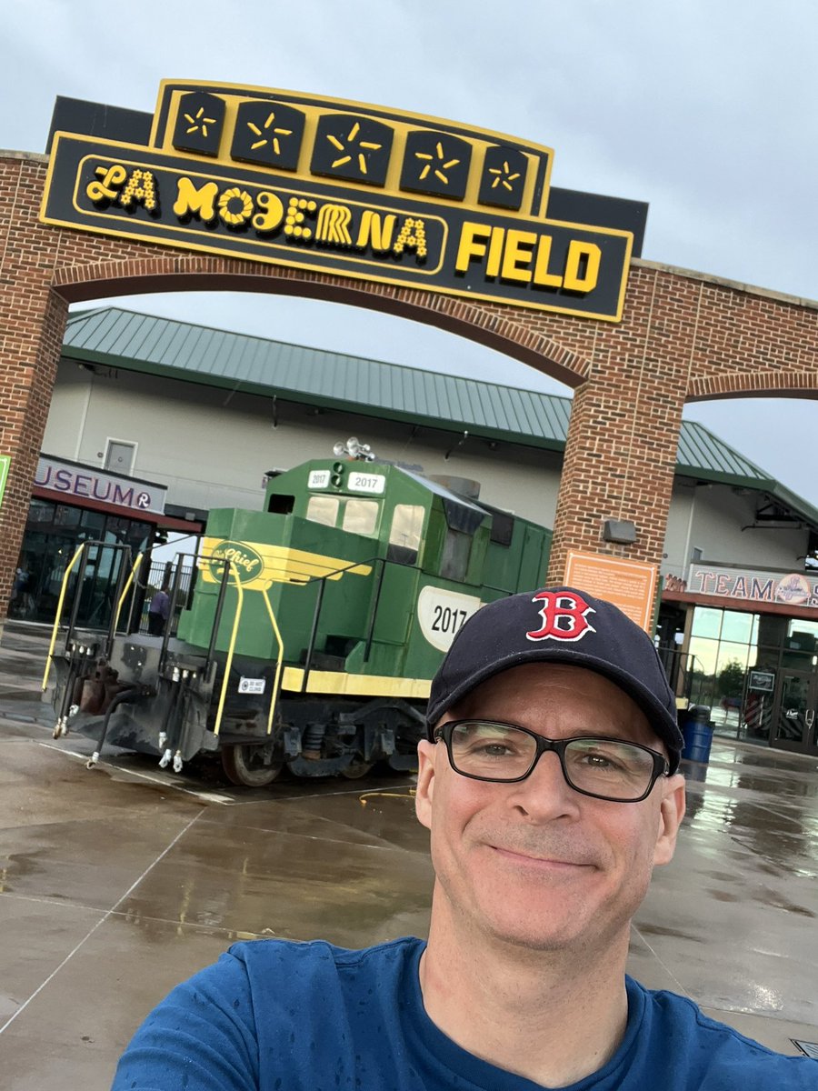 BenLampron's tweet photo. Coming to you live from La Moderna Field in Cleburne, Texas for tonight’s American Association game between the visiting Lake Country Dockhounds and the homestanding @CRRBaseball Cleburne Railroaders. Pro baseball park #173 for me! https://t.co/XwyMOBLh0g