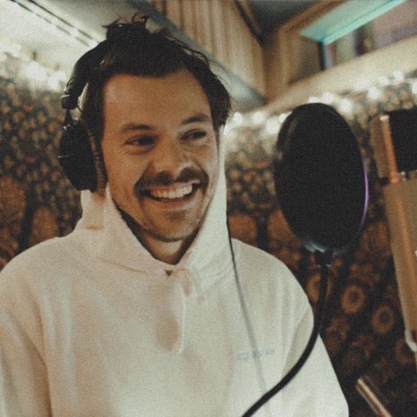 tracklist's tweet photo. ESTAMOS PRONTOS! Harry Styles pode estar trabalhando em seu próximo álbum, informa a Billboard.

“Um novo disco está supostamente em produção, seu primeiro desde ‘Harry's House’” https://t.co/S1cmjqpmx7