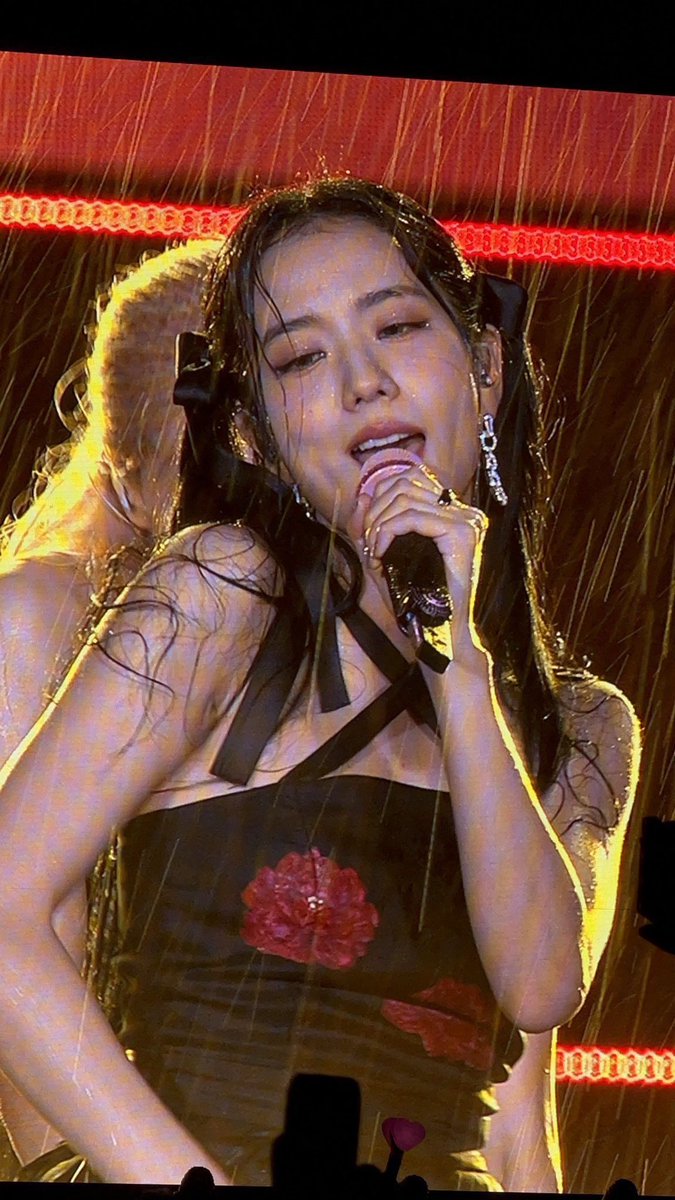 jisoospic's tweet photo. https://t.co/vfRFpcqzMF