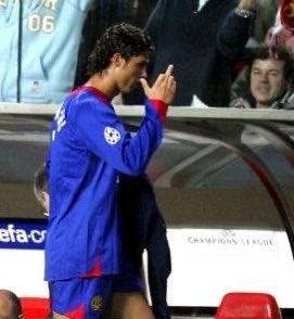 Mundial 2022 pediram Ronaldo no banco, fomos eliminados e ainda lhe meteram as culpas.

Ronaldo começou a jogar mais para a equipa, reclamaram na mesma.

Ronaldo bate livres, reclamam. Ronaldo bate penaltis, reclamam.

Felix falha o penalti mas a culpa é do Ronaldo.

Ingratos. 🖕🏼