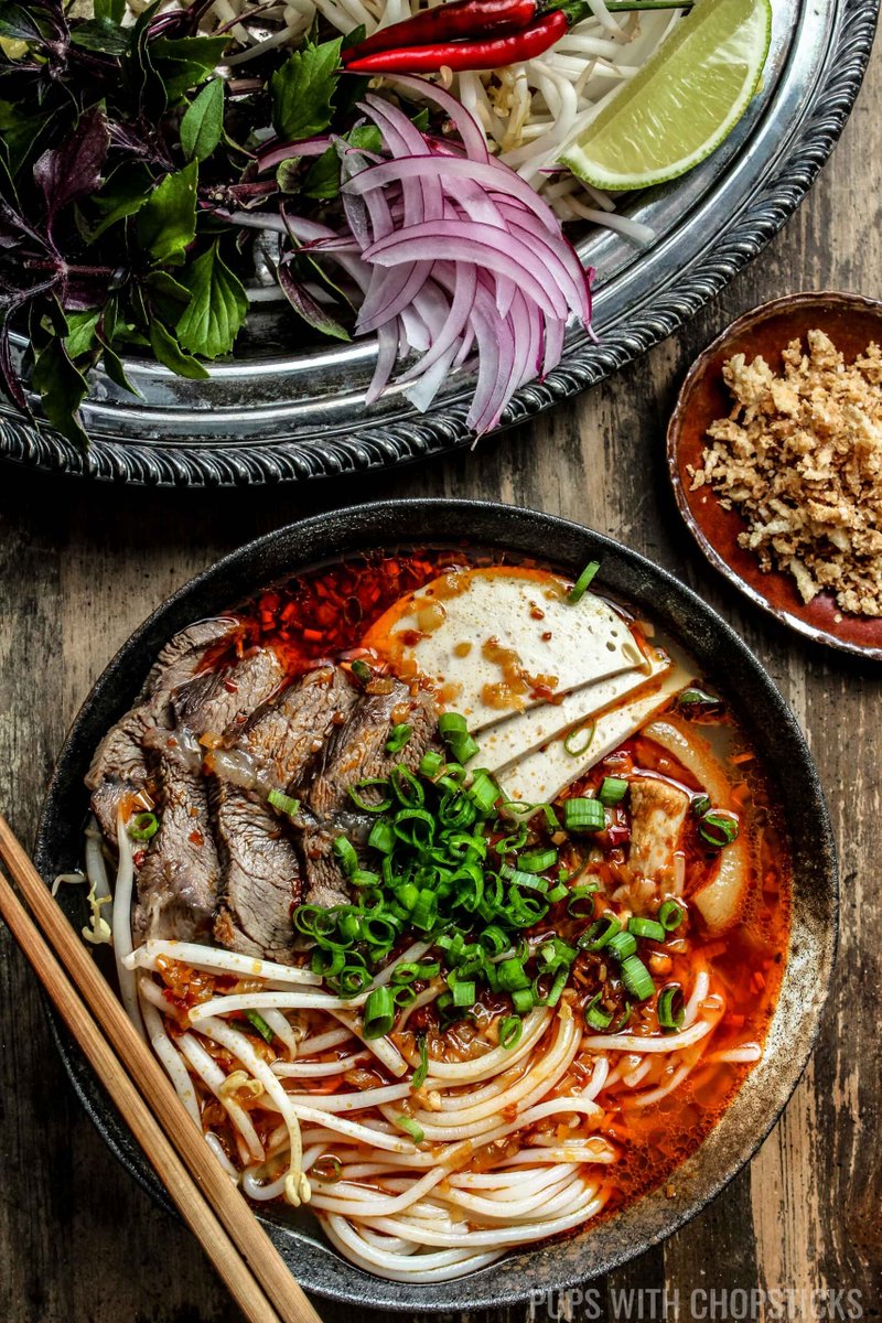 pupschopsticks's tweet image. Bun Bo Hue (Spicy Vietnamese Beef Noodle Soup)
Recipe: pupswithchopsticks.com/bun-bo-hue/?fe…
#foodie #Nomnom #asianrecipes #asianfood