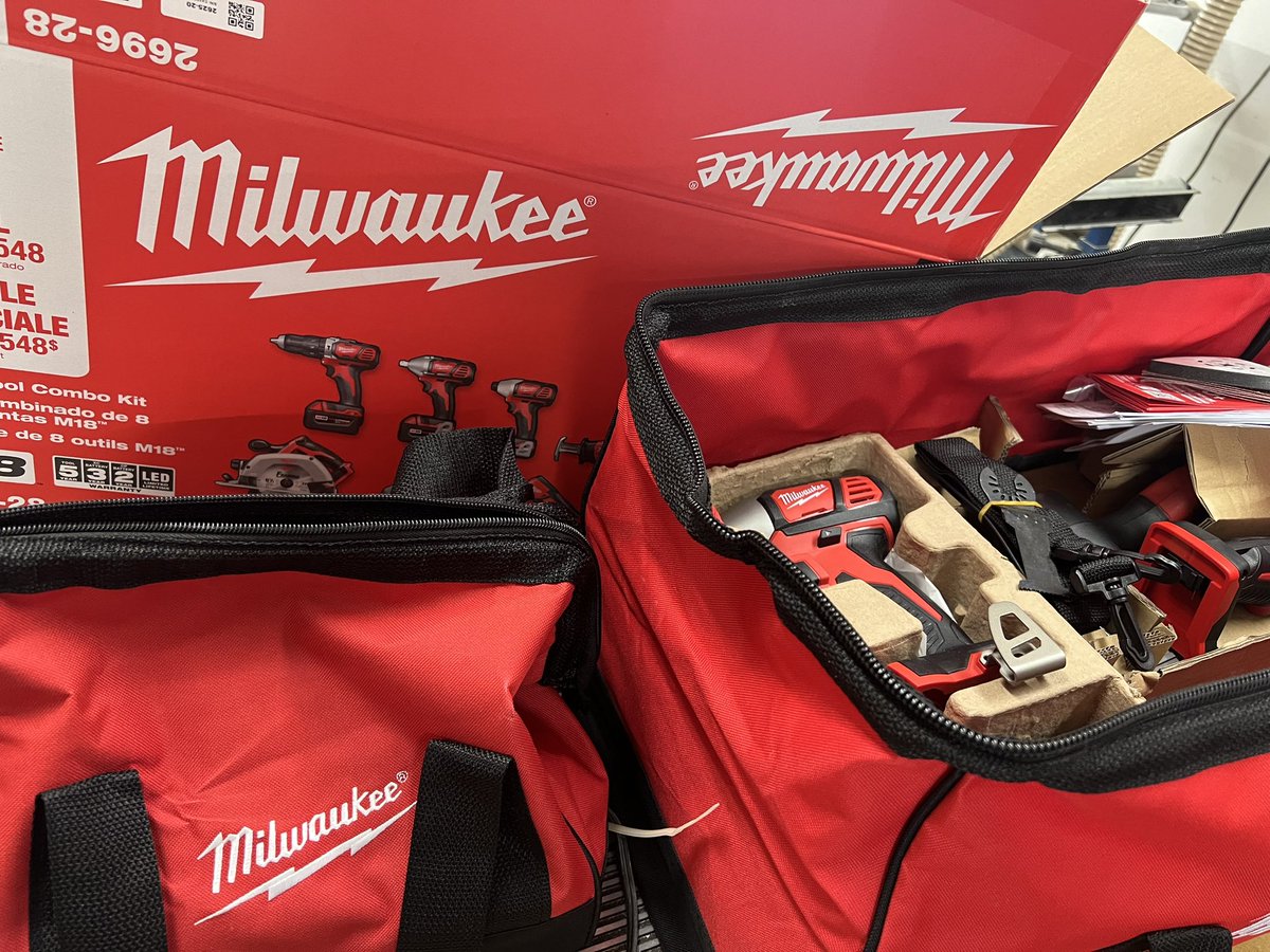 Kada_Moon_Moon's tweet image. Vote Blue…Buy Red #MilwaukeeTools #NewTools #NewToys 

Finally PUPgraded my arsenal a little bit and I’m pretty damned excited.