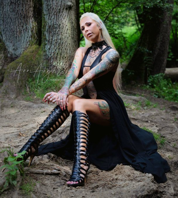 LOVE THIS PIC 🥰 Mein "Man of the perfect Photoday is":  https://t.co/lxq593pBff  P... du wei&szlig;t - diese