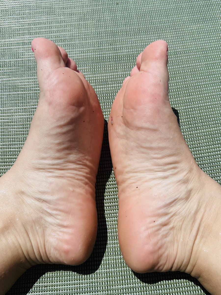 SecretiveSole's tweet photo. @FeetFinder https://t.co/R2vdqHEOnl https://t.co/srq90IQHh3