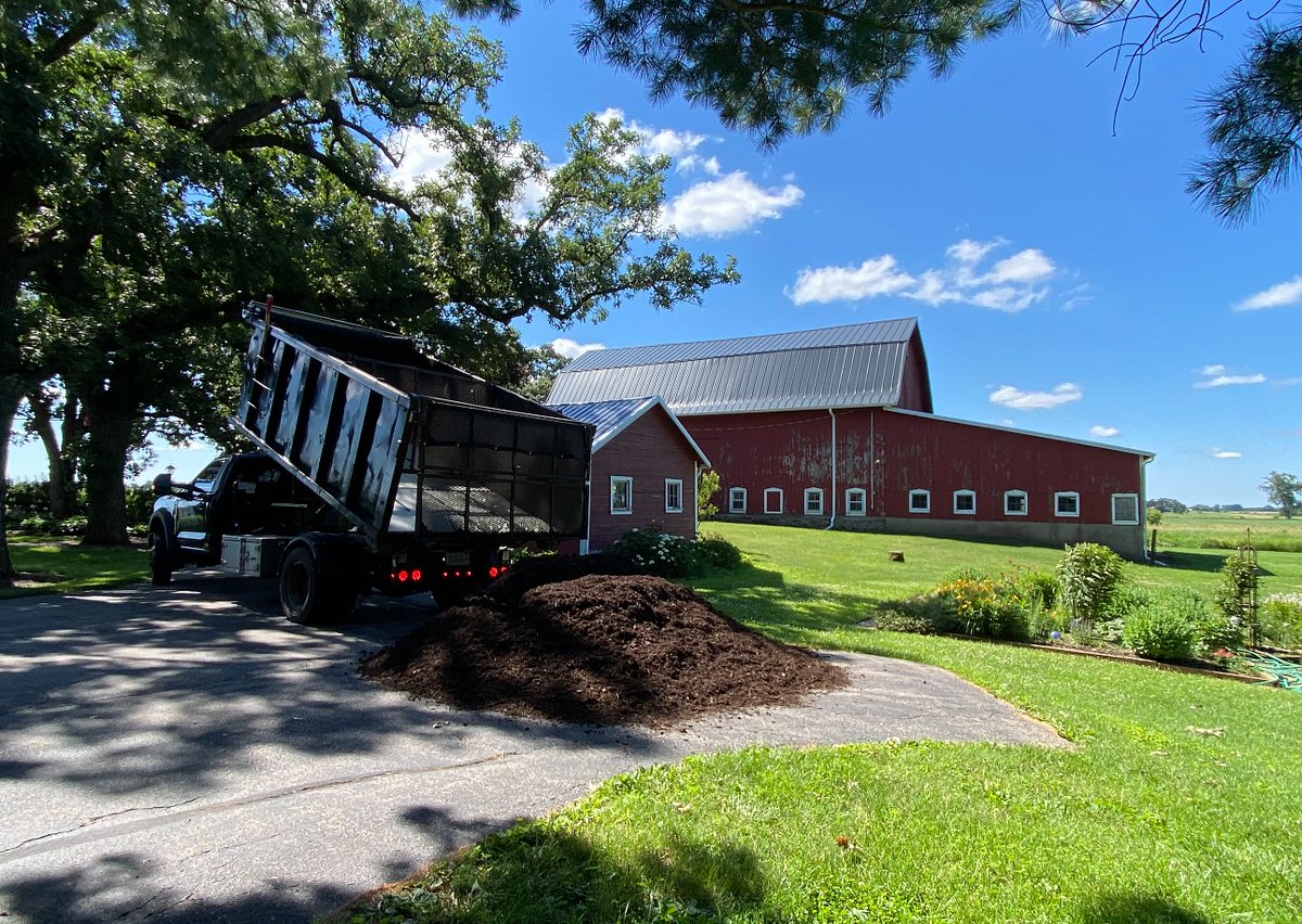 LumberjacksInc's tweet photo. Got Mulch? https://t.co/sJQQKpq5Mu
