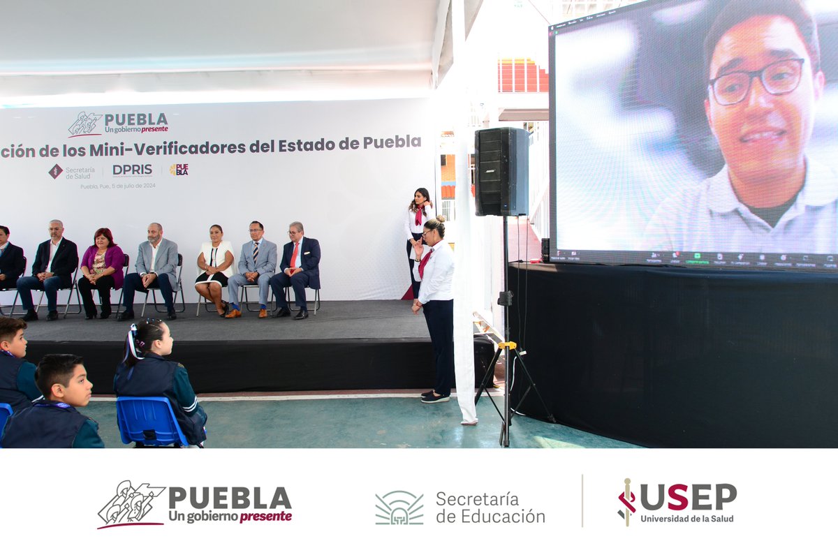 USEP_Puebla's tweet photo. La Rectora, Fabiola Arenas de Ita (@Fabsdeita) asistió a la Ceremonia de Graduación de la 1.a Generación de Mini-verificadores en el Estado de Puebla, encabezada por la titular de la @SaludGobPue, Araceli Soria Córdoba (@aracelisoriac). Con sus conocimientos en el autocuidado de la salud, estas niñas y niños serán voceros para fomentar la prevención de enfermedades y estilos de vida más saludables.