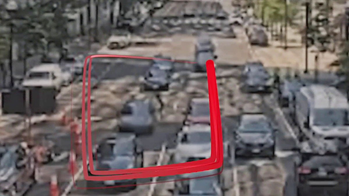 Update: A traffic camera captured the moments before a Metro Transit Police officer shot and seriously wounded a carjacking suspect in Arlington. nbc4dc.com/zJXl5Q2