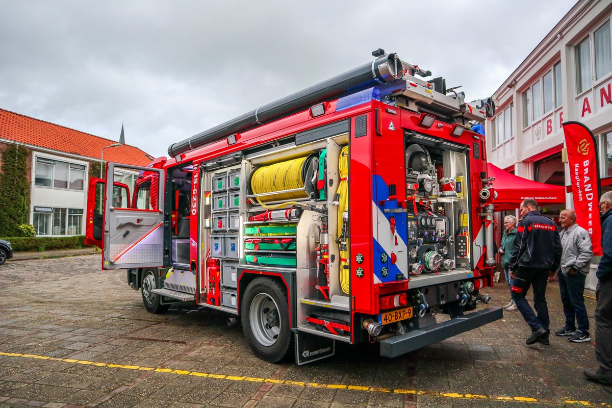 De brandweer van Maasland beschikt sinds vrijdagavond over een gloednieuwe tankautospuit. De wagen is voorzien van een grotere watertank (2000 liter) en van de nieuwste technologie.

Lees hier meer: 112maasmedia.nl/maaslandse-bra…