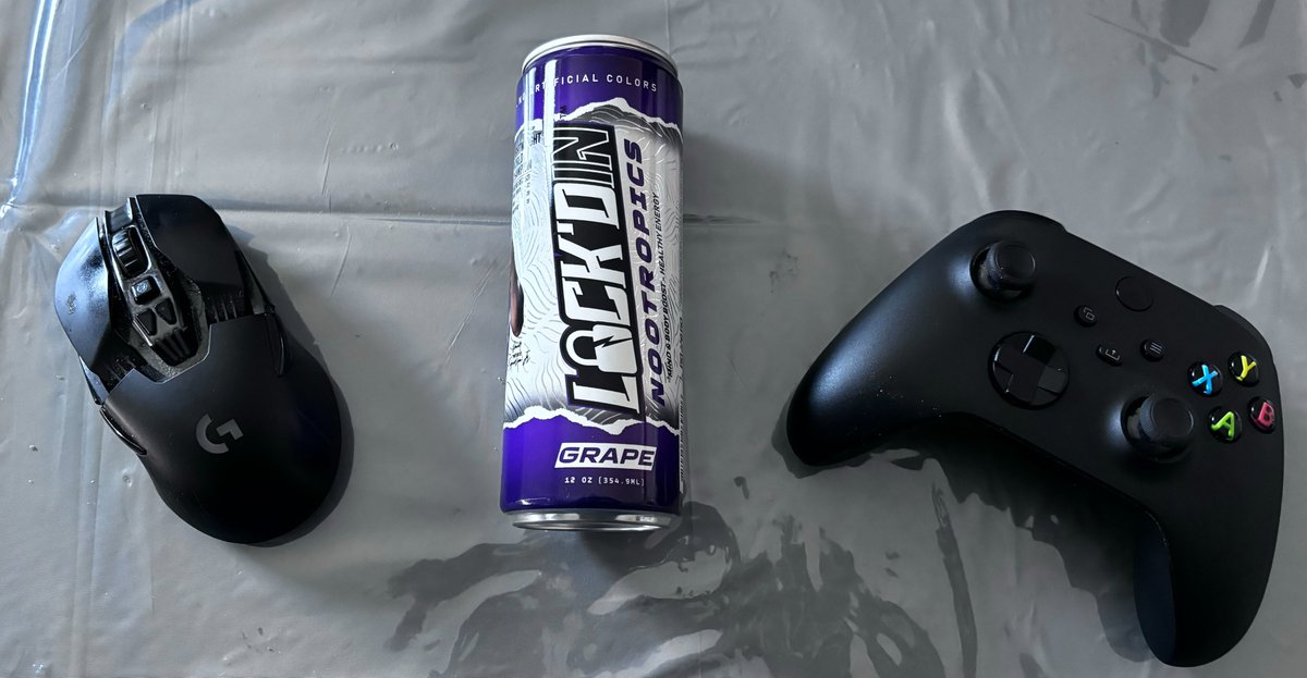 MAzing87's tweet image. I've been #LockdIn for a grip...err #grape now.. won this a while back @LiveLockdIn #LOCK