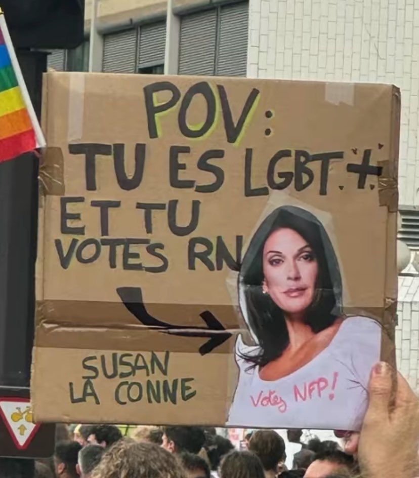 joycarolineeee's tweet photo. Vu sur tiktok, pride Paris 2024 https://t.co/vUjHXUlSGT