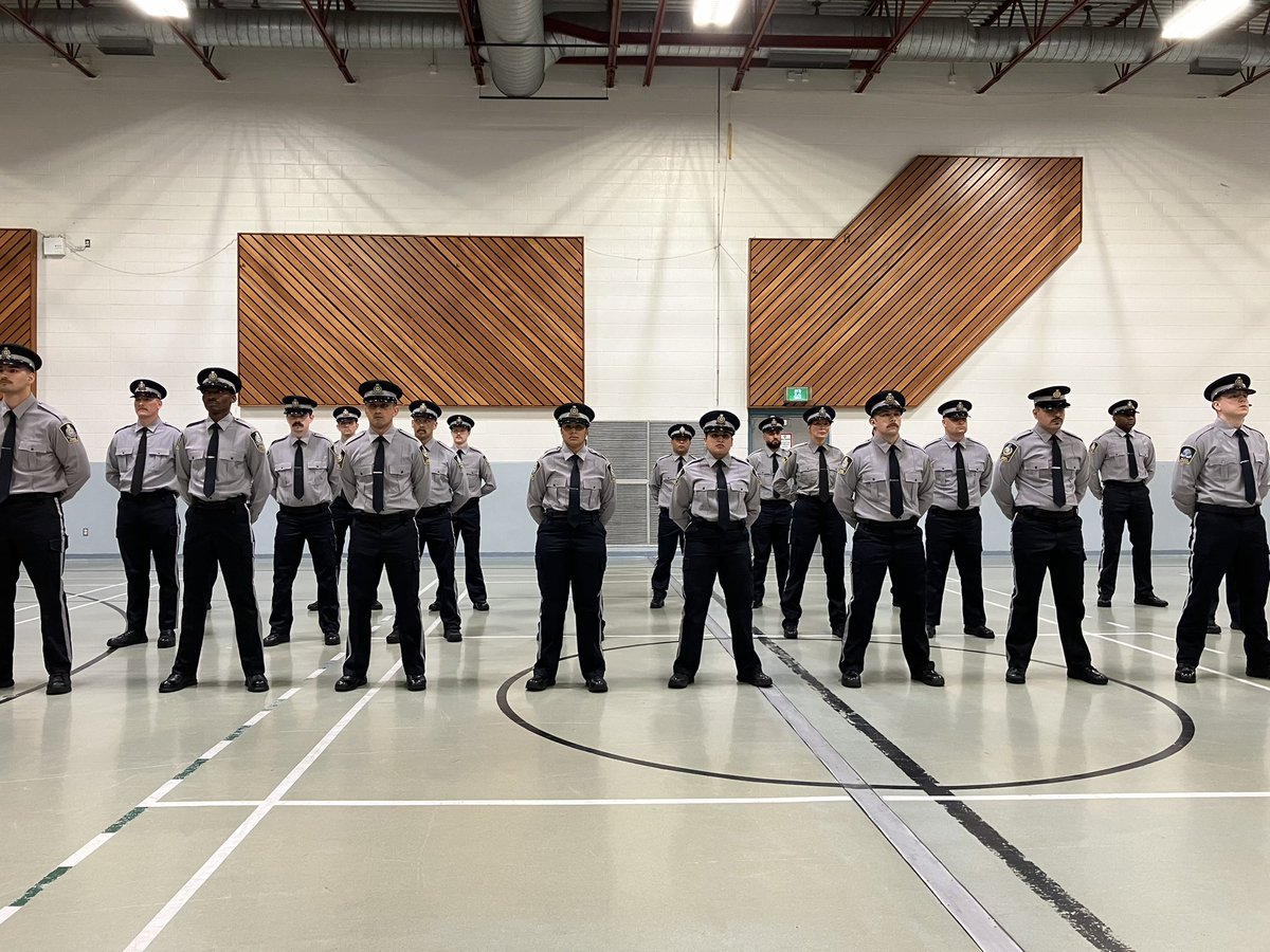 Had the privilege of speaking at the AHS Community Peace Officer Graduation Ceremony today. Great opportunity to recognize their achievements and highlight the crucial role CPO’s have in the delivery of high quality pt care. #WelcomeToTheTeam <a href="/AHS_media/">Alberta Health Services</a>
