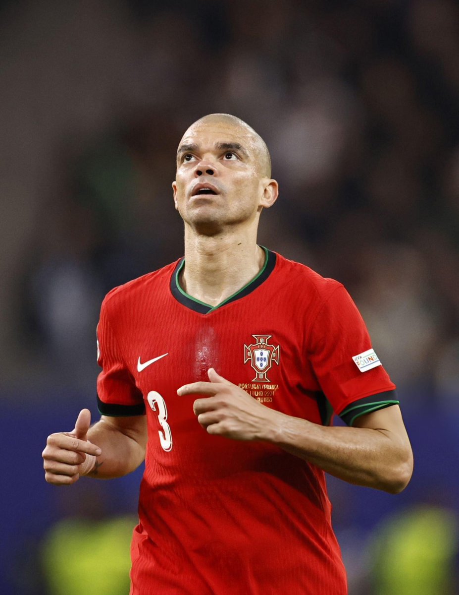 مدافع تاريخي 🥶

#EURO2024
#البرتغال_فرنسا